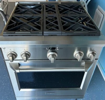 Monogram 30" Dual-Fuel Professional Range - Image 1 of 4