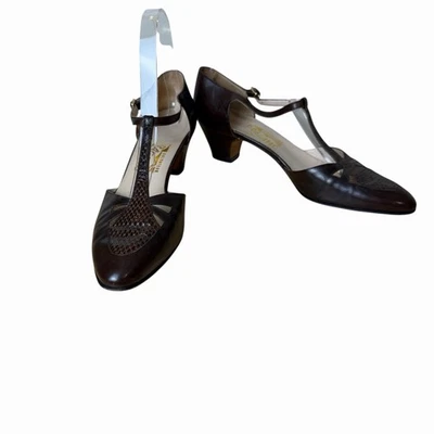 Vintage Salvatore Ferragamo Womens Brown Leather T-Strap Heels Size 8.5 AAAA - Image 1 of 4