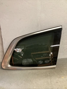 2020-2022 KIA TELLURIDE RIGHT RH REAR QUARTER GLASS SATIN CHROME SURROUND OEM - Picture 1 of 12