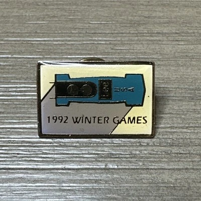 Vintage 1992 Olympic Winter games USA Bobsled Team LEE Pin - Image 1 of 4
