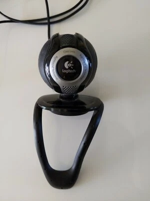 Logitech QuickCam Communicate Deluxe V-UBE43 USB Webcam w/ Privacy Slider Screen - Image 1 of 3