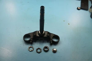 910 91-92 YAMAHA FZR1000 VÁSTAGO DE DIRECCIÓN TRIPLE ÁRBOL INFERIOR - Imagen 1 de 8