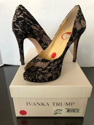 Zapatos de salón de noche para mujer IVANKA TRUMP de encaje negro con punta Foto 1 de 4