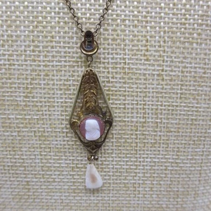 Collana con ciondolo cammeo conchiglia vintage pendente delicato vittoriano antico 17 pollici - Foto 1 di 7