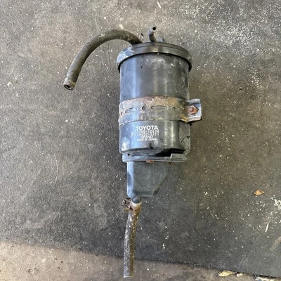 Bote de carbón de vapor de emisiones Toyota Corolla 93-97 OEM Foto 1 de 3