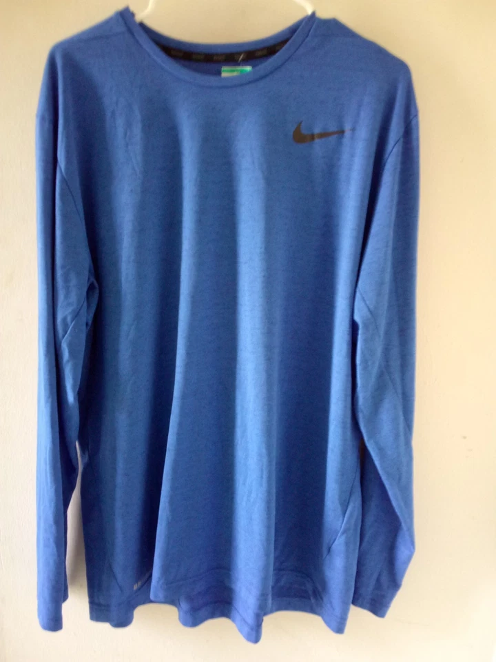 Camiseta gris manga larga Nike Legend Dri-Fit para hombre talla XXL azul real  Foto 1 de 4