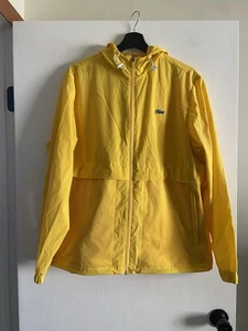 Herren Lacoste Taft Gefüttert Windbreaker Jacke Sport Kapuze Gelb Neu mit Etikett Gr. 50 - Bild 1 von 9