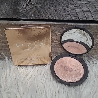 Becca Shimmering Skin Perfector Pressed Highlighter - Champagne Pop, 8 g - Image 1 of 4