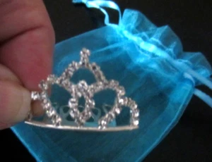 NEW Mini Girls Crystal Princess Tiara Hair Comb Silver - Picture 1 of 4