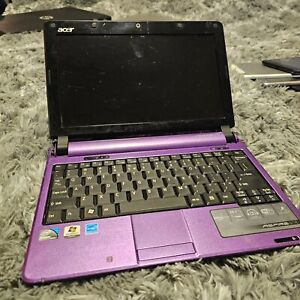 Acer Aspire One 532h 10.1in. Notebook/Laptop - Purple