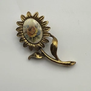 Vintage Gold Tone SunFlower Brooch Pin With Beautiful Flower Inside Chic - Picture 1 of 6