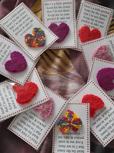 10 x HANDMADE CROCHET HEART POCKET HUGS - Picture 1 of 2