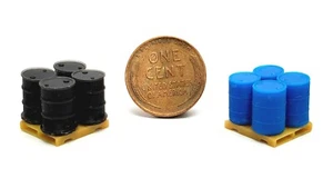USA Made Miniature Blue and Black Drums On A Pallet Kit - HO Scale 871946 - Picture 1 of 2
