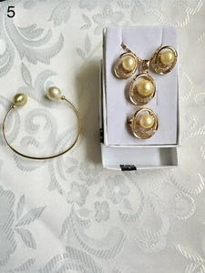 Genuine South Sea Pearls (bundle w/certificate) - Picture 1 of 2