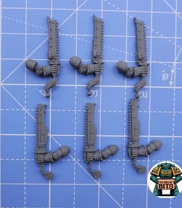 Warhammer 40K World Eaters OLD Khorne Berzerkers Chainswords - Picture 1 of 2