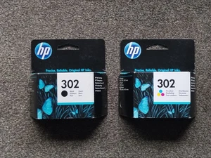 HP 302 F6U66AE BLACK & 302 F6U65AE TRI COLOUR INK CARTRIDGES SET. DATE 2020, NEW - Picture 1 of 2