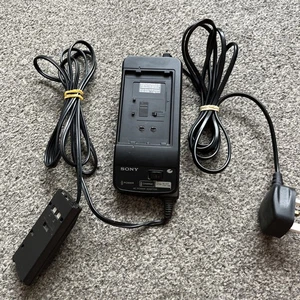 Sony AC-V17 AC Power Adapter Camcorder Battery Charger - Picture 1 of 4