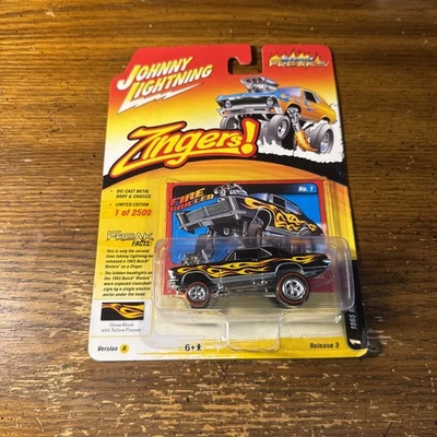 Johnny Lightning Street Freaks Zingers 1965 Buick Riviera 2020 R3 Ver A 1:64 Car - Image 1 of 4