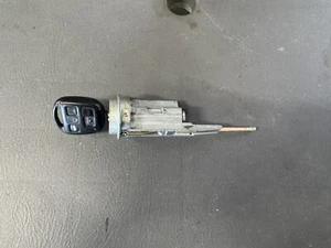 2001-2005 Lexus IS300 OEM Ignition Switch Tumbler With Key Blade - Picture 1 of 5