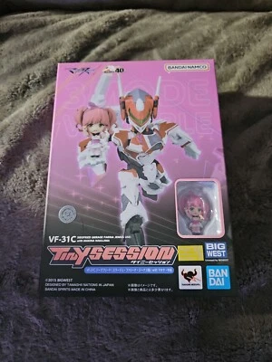 VF-31C Siegfried Mirage Farina Jenius Use Version and Makina Nakajima | Bandai - Image 1 of 4