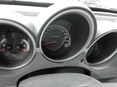 Dodge Nitro OE 2011 velocímetro calibre grupo 103 k millas Foto 1 de 4