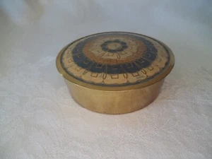Caja de baratijas vintage de 3"" Hampton latón con tapa esmaltada India - Imagen 1 de 6