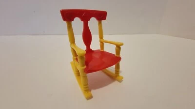 Mueble mecedora vintage para casa de muñecas Renwal nº 65 roja y amarilla Foto 1 de 3