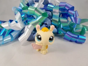 Littlest Pet Shop Yellow and Peachy Accented Small Bumblebee Bee #1056 - Picture 1 of 3