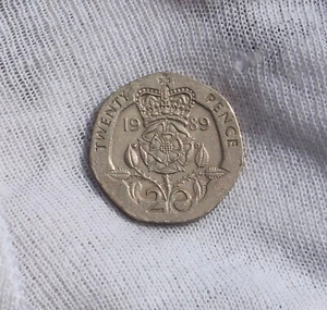 1989 20 Pence; UK; England; Great Britain; Circulated - Picture 1 of 2