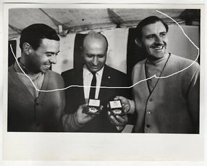 26x20cm Orig Archive Photo 1965 Jim Clark + Juan Fangio + Graham Hill photo - Picture 1 of 3