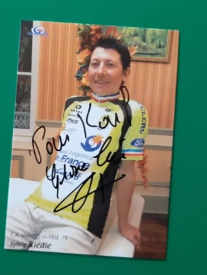 CYCLISME carte cycliste SYLVIE RIEDLE équipe CA MANTES LA VILLE 78 2002 Signée - Photo 1/2