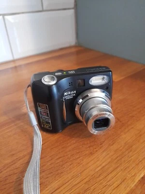 Nikon Coolpix 7600 7.1MP Compact Digital Camera Black - Tested & Working - Image 1 of 4
