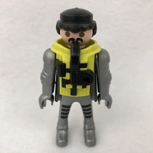 Playmobil 4747 - Yellow Astronaut (2011) - Picture 1 of 6