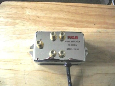 VINTAGE RCA 4-WAY AMPLIFIER 50-900MHz, MODEL VH 140. - Image 1 of 4