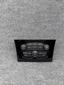 2017-2023 CHRYSLER 300 AC HEATER CLIMATE TEMPERATURE CONTROL SWITCH PANEL OEM - Picture 1 of 6