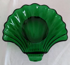 Vintage Anchor Hocking Fire King Forest Green Glass Sea Shell Shaped Candy Dish - Picture 1 of 5