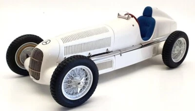CMC 1/18 Scale Model Car M-065 - 1934 Mercedes Benz W25 - White - Image 1 of 4