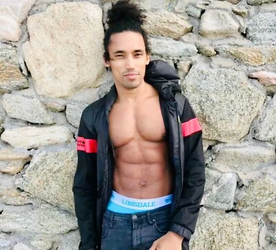 Chaqueta Impermeable Vintage Rara PUMA Ferrari Negra Roja De Nailon - Image 1 of 4