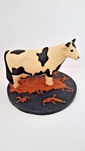Blossom Bucket Cow Figurine in Straw with Base - Picture 1 of 4