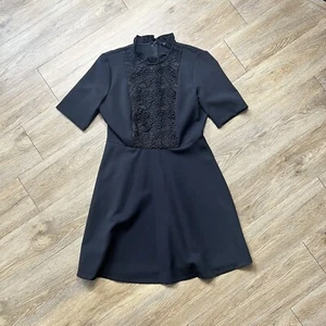 Vestido Zara M Negro Encaje Cuello Simulado Línea A Capricho Patinador Calce Gótico Coqueta - Imagen 1 de 6