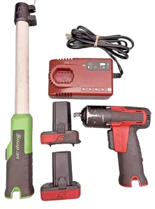 Snap-on CT761A 14.4V 3/8″ Drive Cordless Impact & CTLU761G W/2 BATTERIES & CHAR - Picture 1 of 11