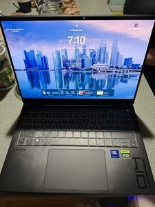 HP OMEN Transcend 14" 120Hz, RTX 4060, 3k OLED DISPLAY W/ Monitor and Keyboard - Picture 1 of 6