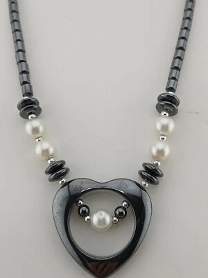 NEW OLD STOCK Hematite faux pearls beads heart design pendant necklace - Image 1 of 4