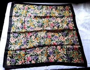 VINTAGE LIBERTY OF LONDON ALL SILK SCARF MADE IN ENGLAND FLORAL/BLACK 22" SQ(J2) - Picture 1 of 18