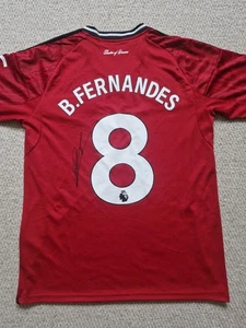 Manchester United 2025/26 Home Shirt Signed By Club Captain Bruno Fernandes - Picture 1 of 4