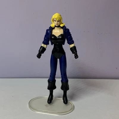 DC Infinite Heroes Variante CANARIO NEGRO Con Soporte Foto 1 de 2