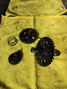 2011 04-20 Honda CRF450R OEM Kick Starter Shaft Spindle Gear & Idle Gear - Picture 1 of 3