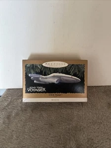 Vintage Hallmark 1996 Star Trek Voyager USS keepsake Lite Up Tree ornament - Picture 1 of 4
