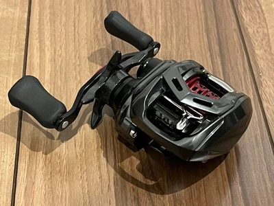 Carrete de baitcasting Daiwa Alphas Air ligero suave duradero de alto rendimi... - Imagen 1 de 4