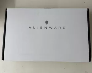 Alienware m15 R7 15.6" QHD 240Hz, AMD Ryzen 7, 16GB RAM, 512GB SSD, RTX 3070 Ti - Picture 1 of 7